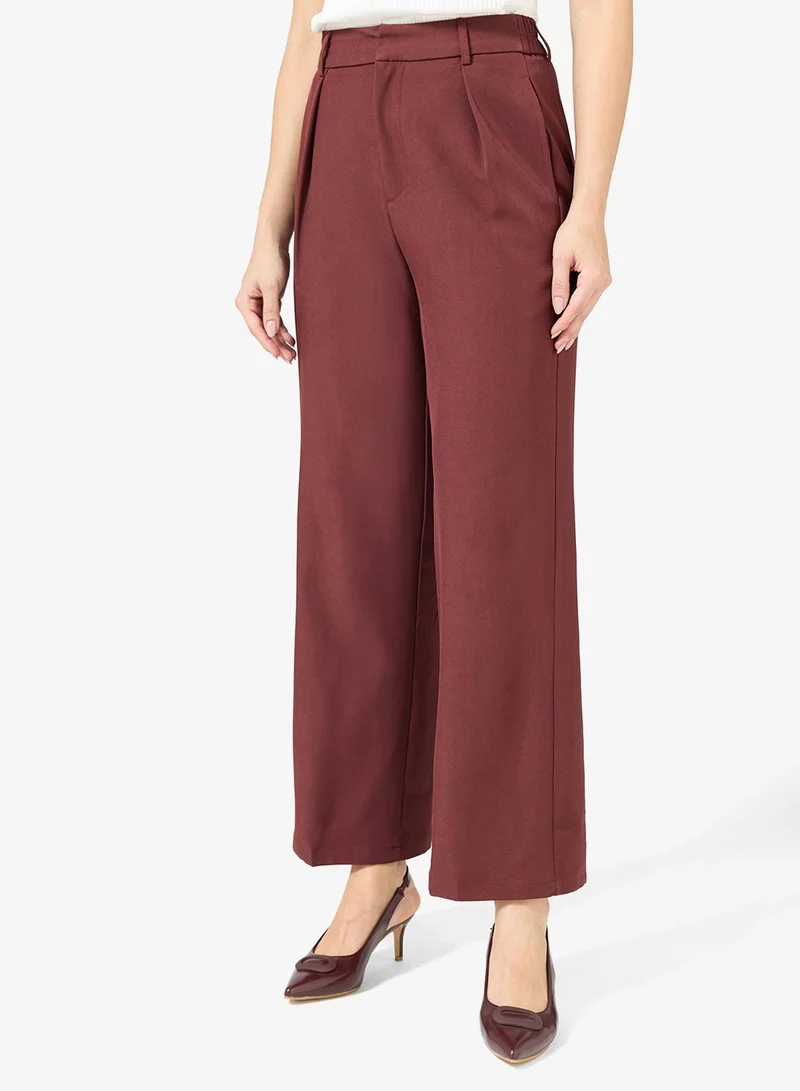 ايلا بنطلون بقصة مستقيمة